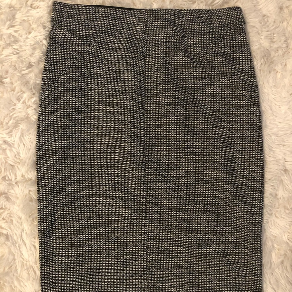 Black and white pencil skirt